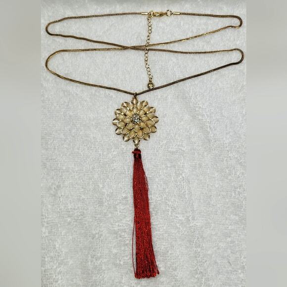 CATO Dahlia Blossom Flower Necklace with Rust Tassel Drop - Picture 4 of 7